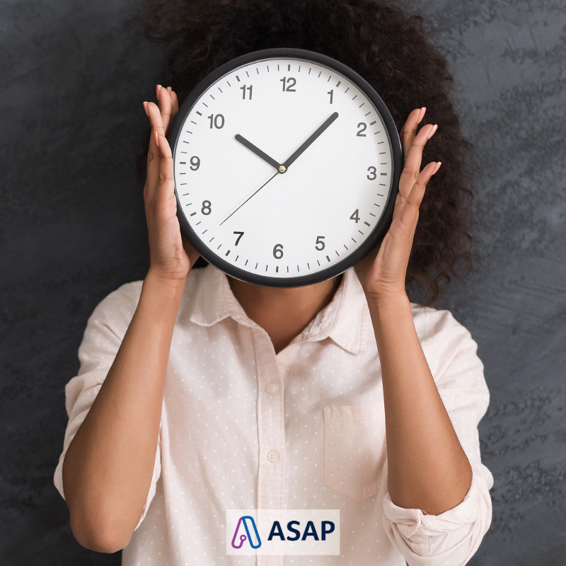 An admin using time management skills